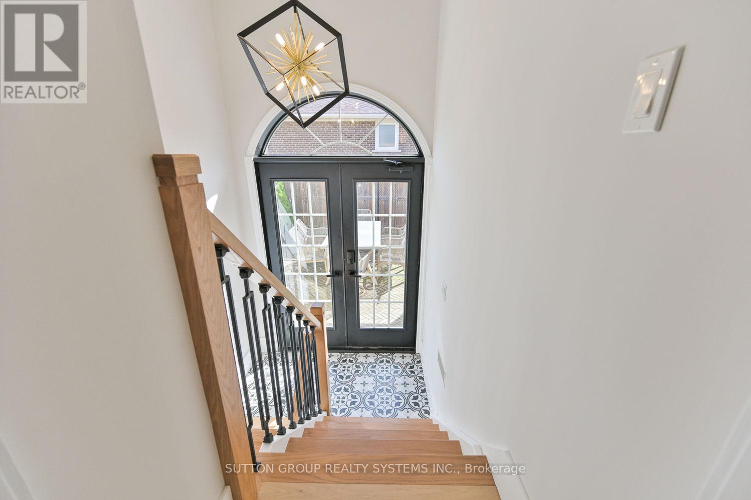 105 Crendon Drive, Toronto, Ontario  M9C 3H7 - Photo 24 - W13139210