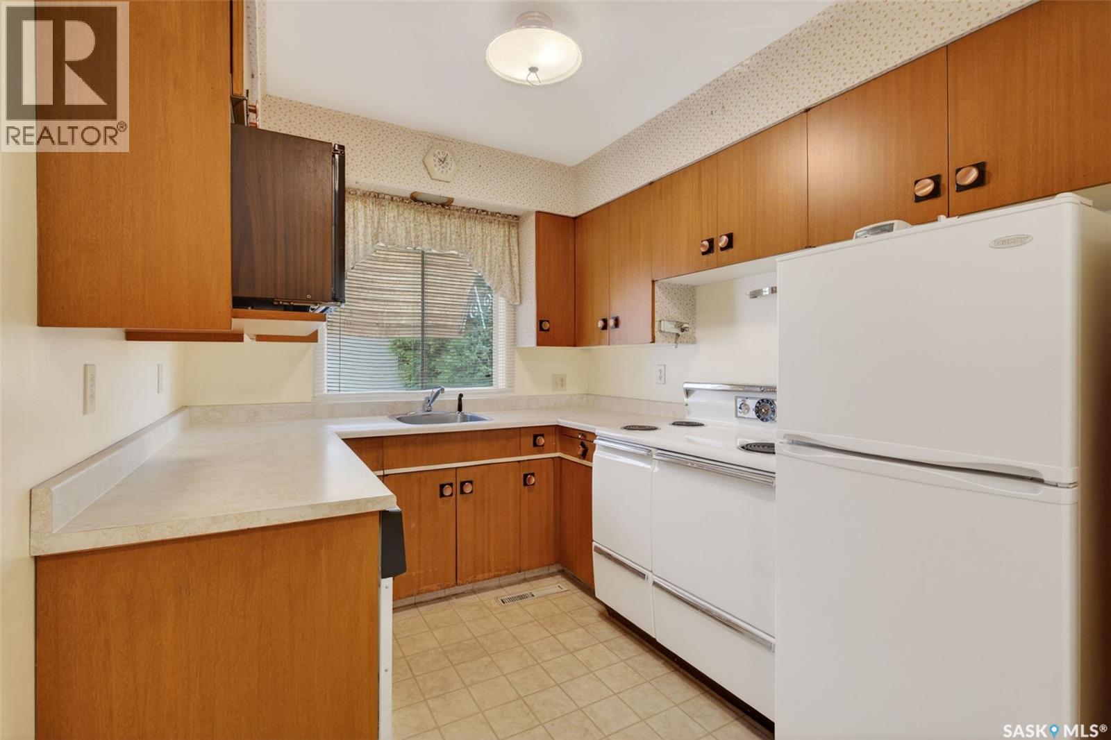 334 25th Street W, Prince Albert, Saskatchewan  S6V 5P6 - Photo 4 - SK036234
