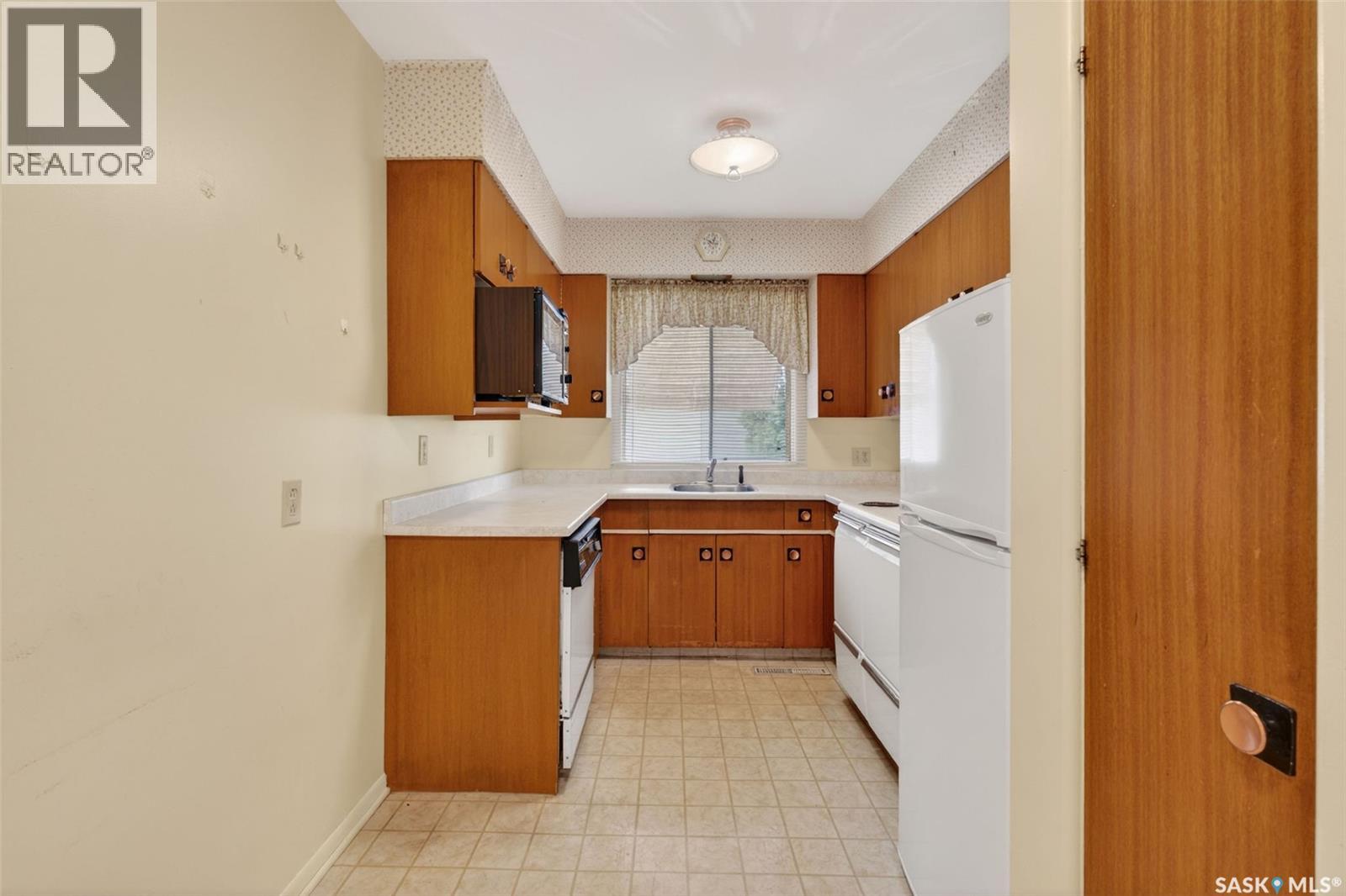 334 25th Street W, Prince Albert, Saskatchewan  S6V 5P6 - Photo 6 - SK036234