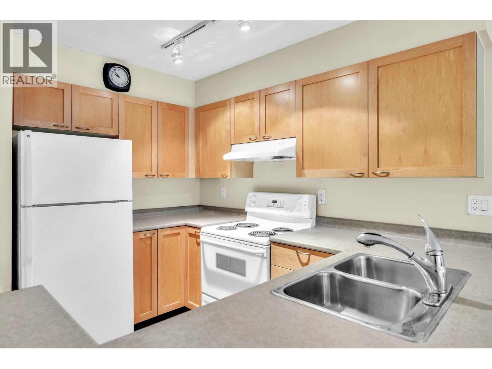 301 7383 Griffiths Drive, Burnaby, British Columbia V5E 4M8 - Photo 4 - R3105373