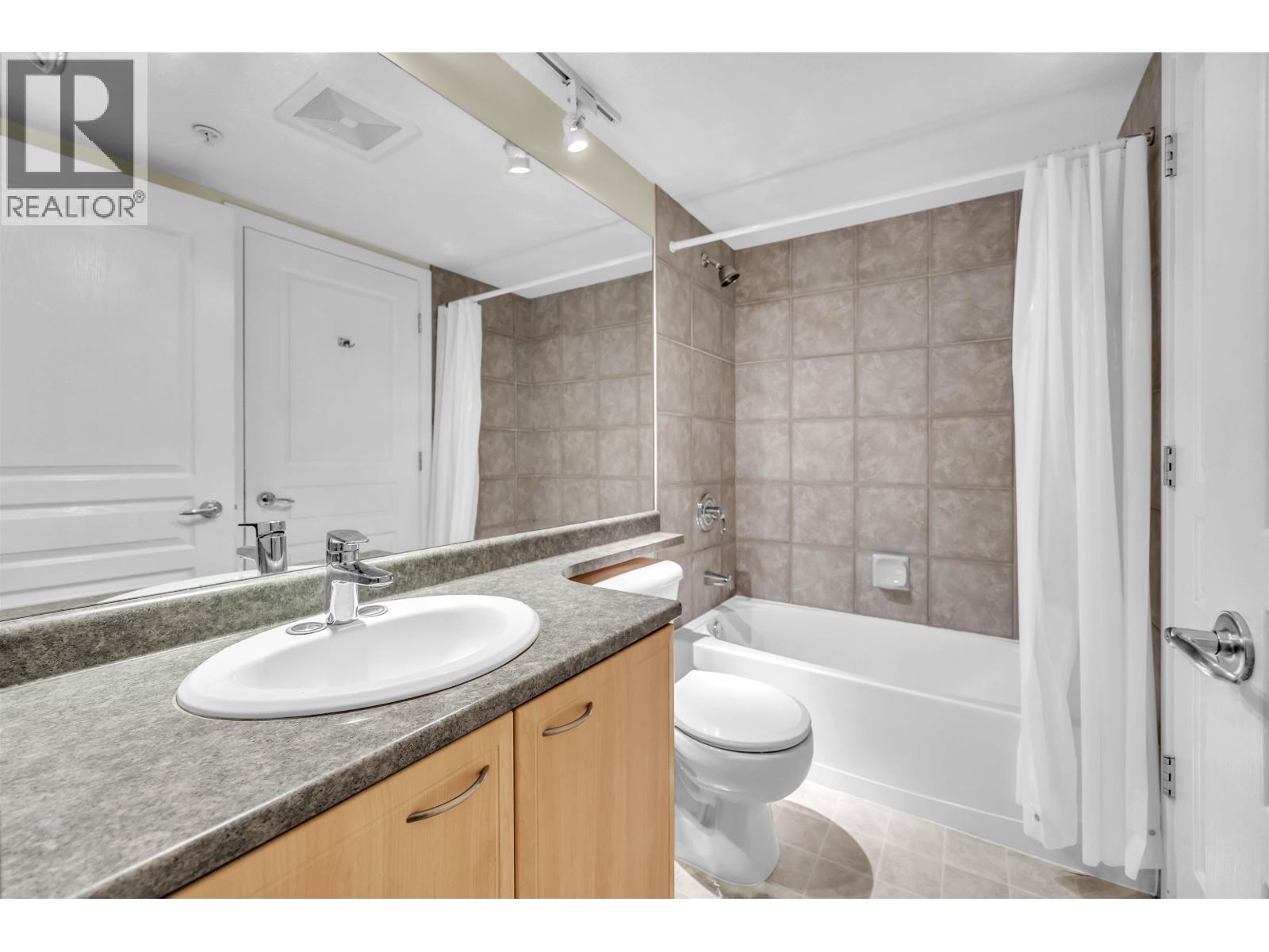 301 7383 Griffiths Drive, Burnaby, British Columbia V5E 4M8 - Photo 8 - R3105373