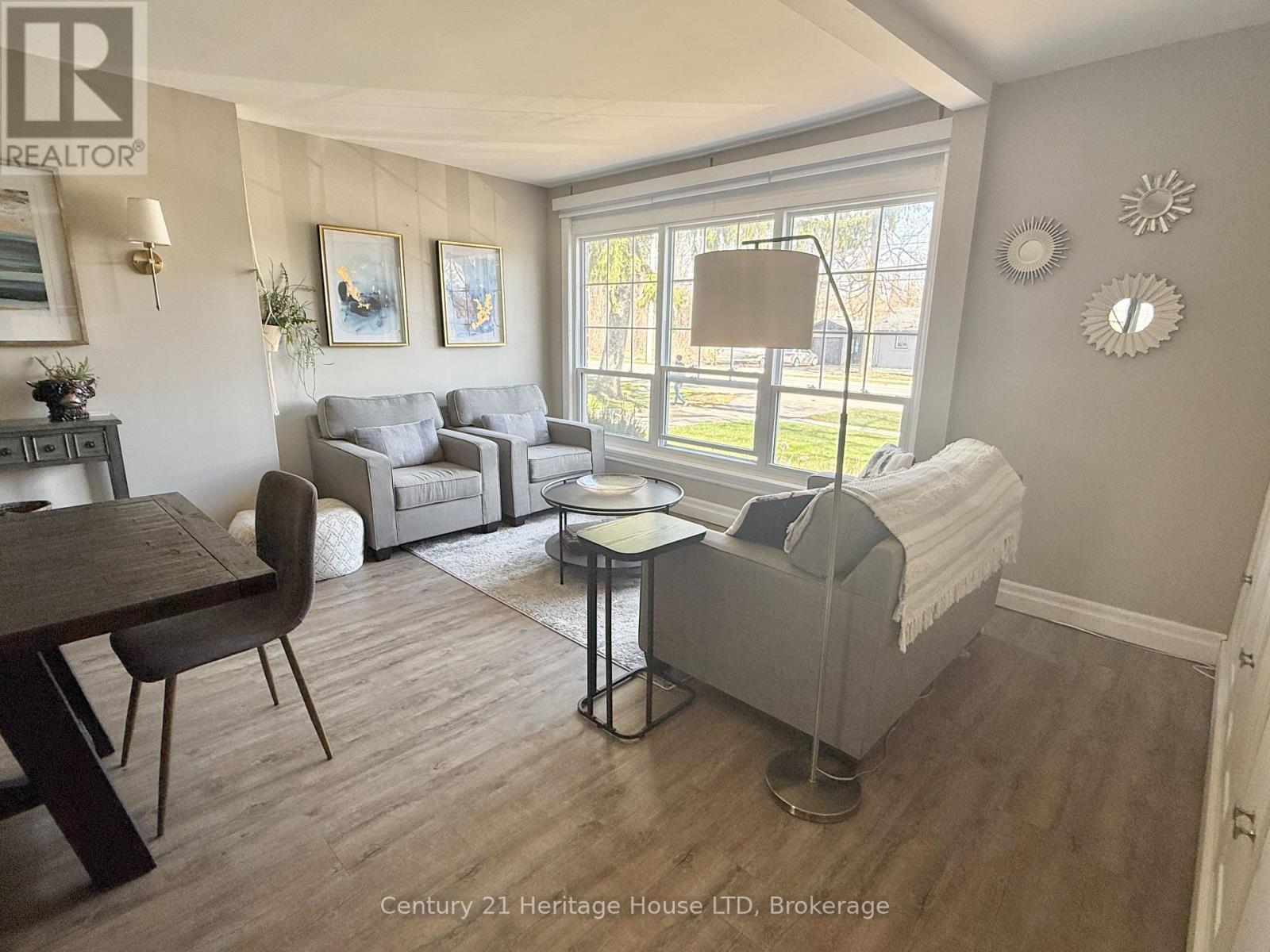 6021 Montrose Road, Niagara Falls, Ontario  L2H 1L4 - Photo 5 - X13139238