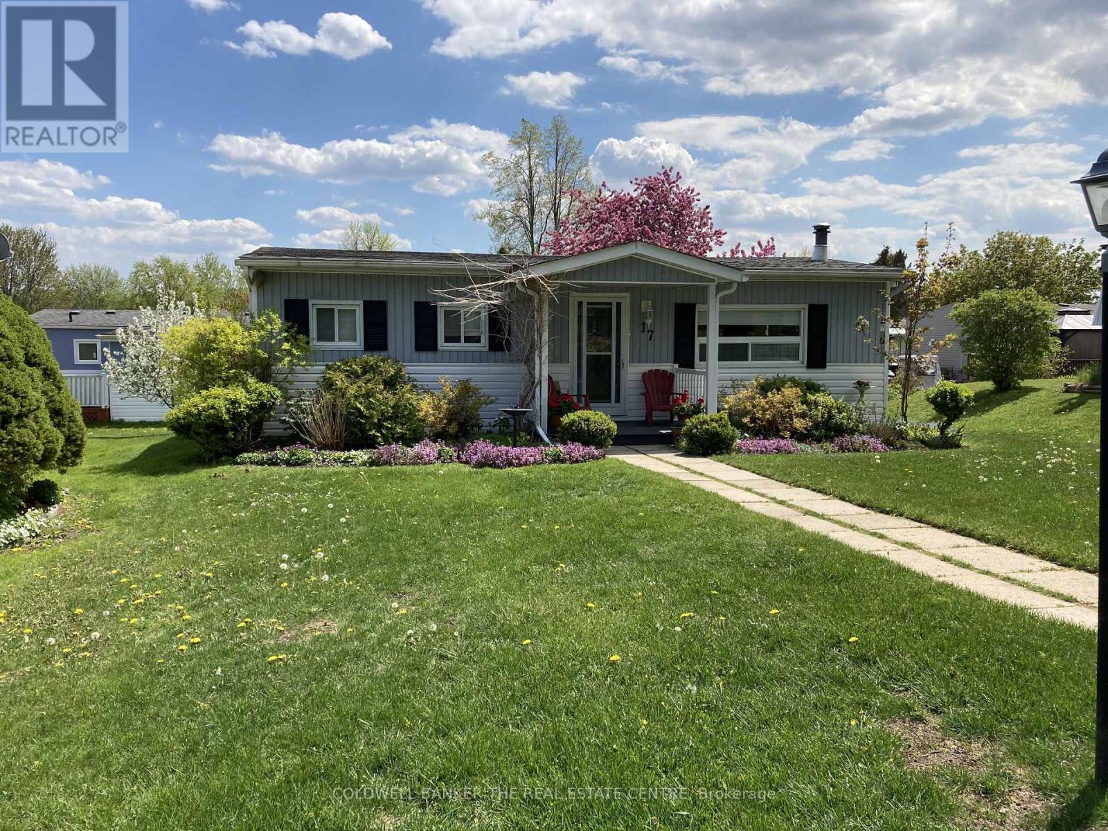 17 TREFOIL DRIVE, Innisfil, Ontario