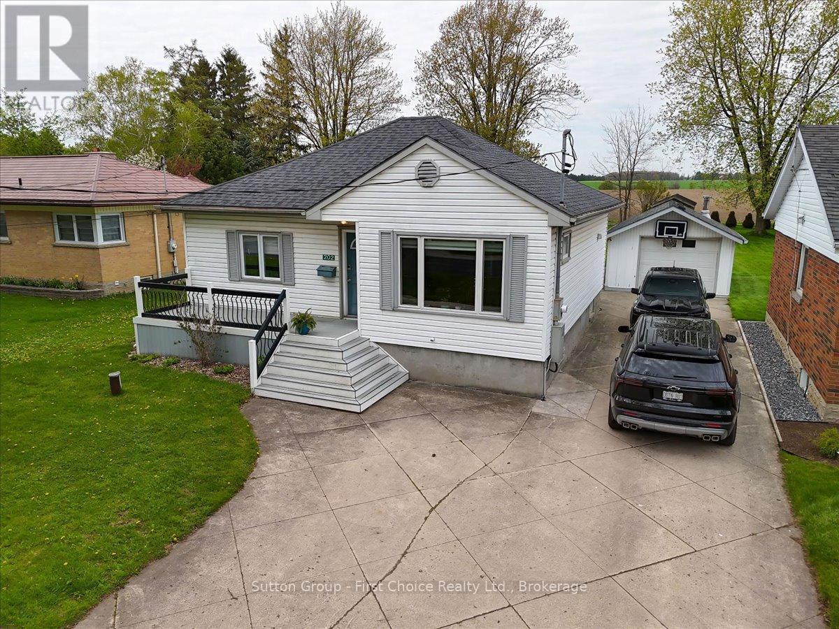 202 HURON ROAD, Perth South, Ontario