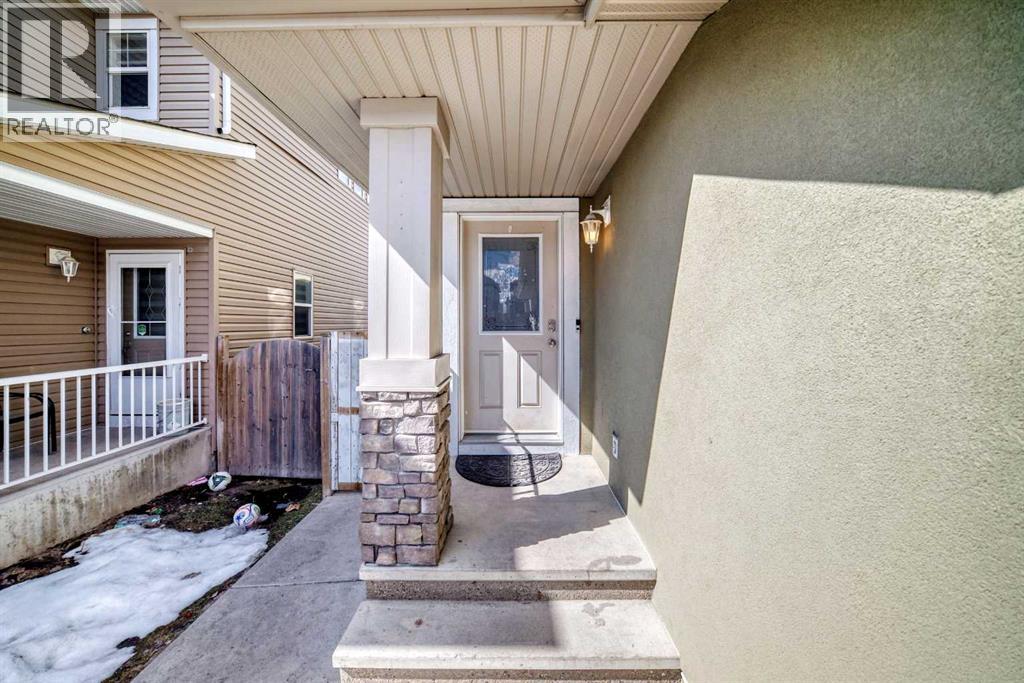 46 Saddlecrest Gardens NE, Calgary, Alberta  T3J 0C4 - Photo 4 - A2301088