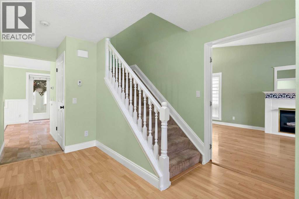 164 Sun Valley Drive SE, Calgary, Alberta  T2X 2C1 - Photo 3 - A2307742