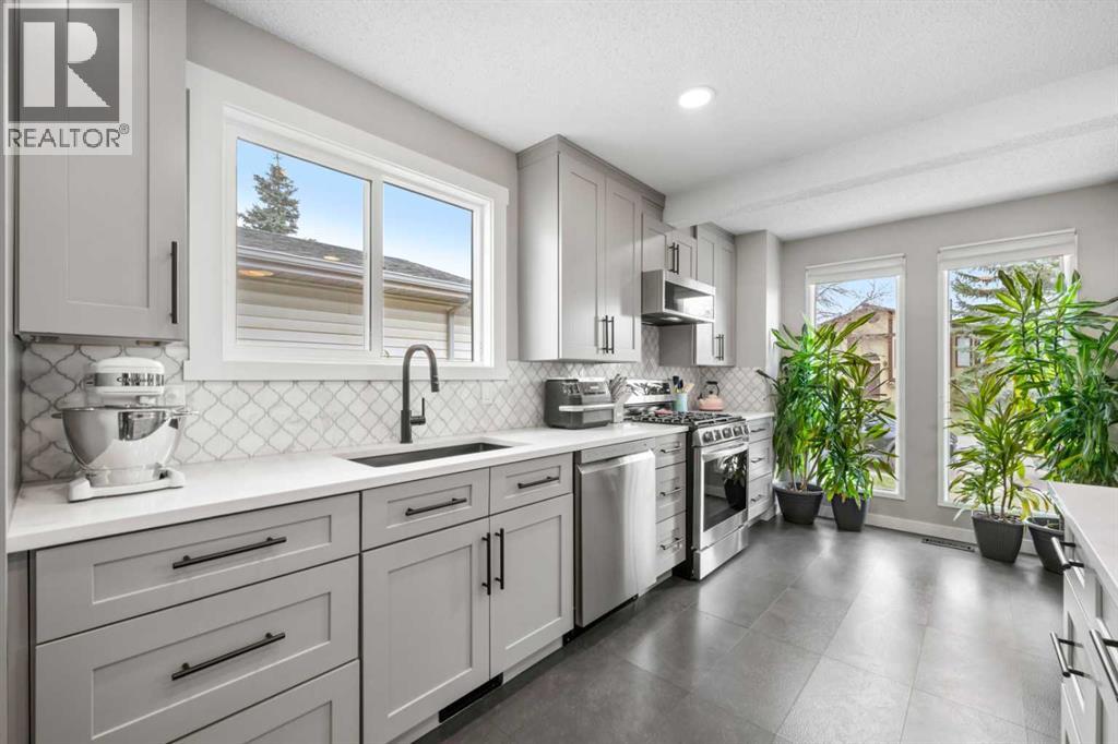 11 Deersaxon Circle SE, Calgary, Alberta  T2J 6V8 - Photo 9 - A2307805