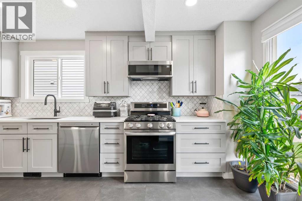 11 Deersaxon Circle SE, Calgary, Alberta  T2J 6V8 - Photo 6 - A2307805
