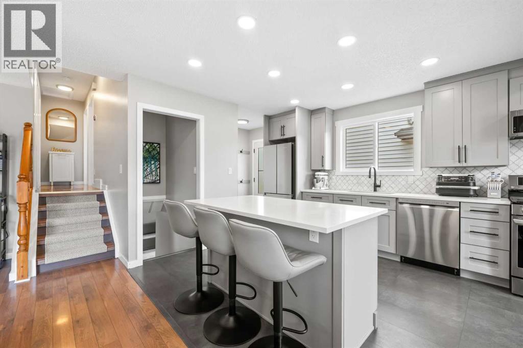 11 Deersaxon Circle SE, Calgary, Alberta  T2J 6V8 - Photo 5 - A2307805