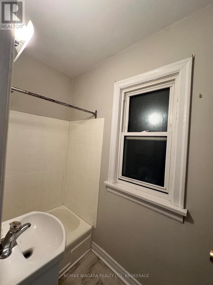 4 - 51 Lyons Avenue, Welland, Ontario  L3B 1L8 - Photo 12 - X13139268