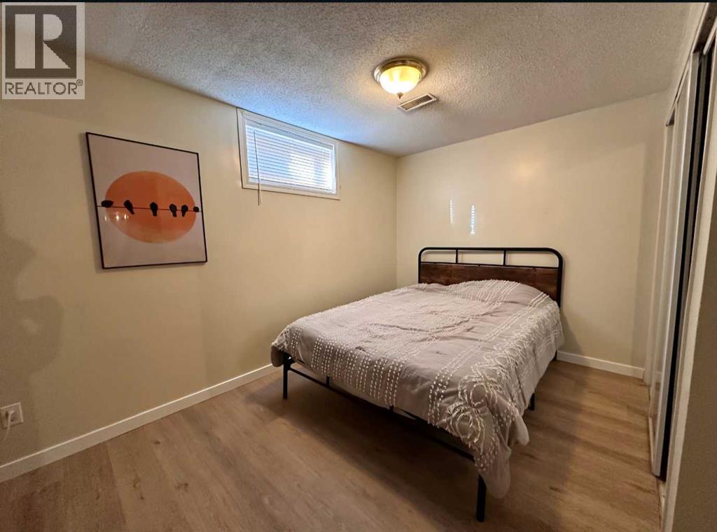 525 4 Avenue, Fox Creek, Alberta  T0H 1P0 - Photo 17 - A2294653