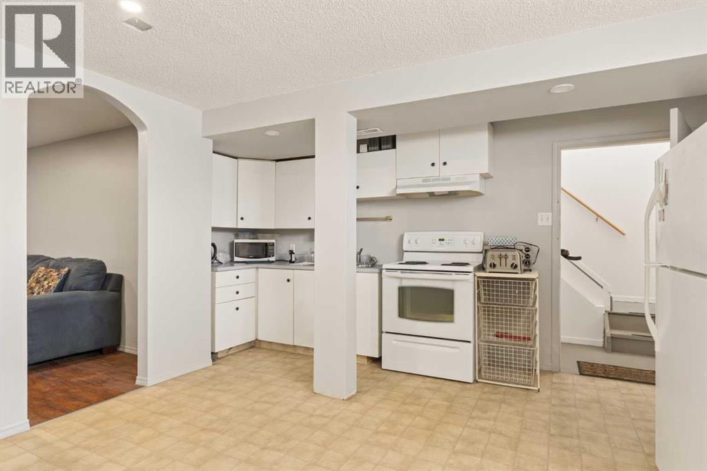 404 Manora Way NE, Calgary, Alberta  T2A 4R4 - Photo 21 - A2303893