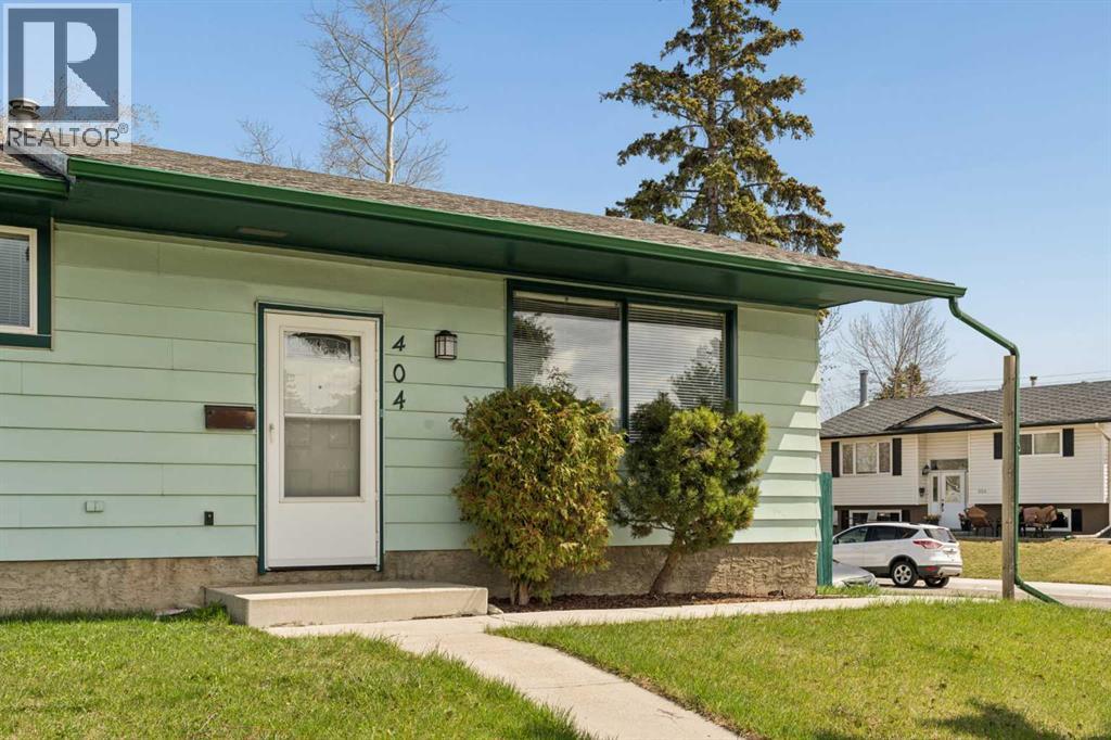 404 Manora Way NE, Calgary, Alberta  T2A 4R4 - Photo 3 - A2303893