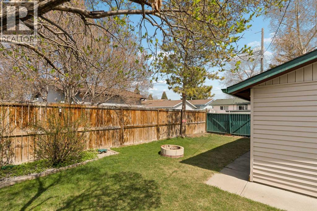404 Manora Way NE, Calgary, Alberta  T2A 4R4 - Photo 30 - A2303893