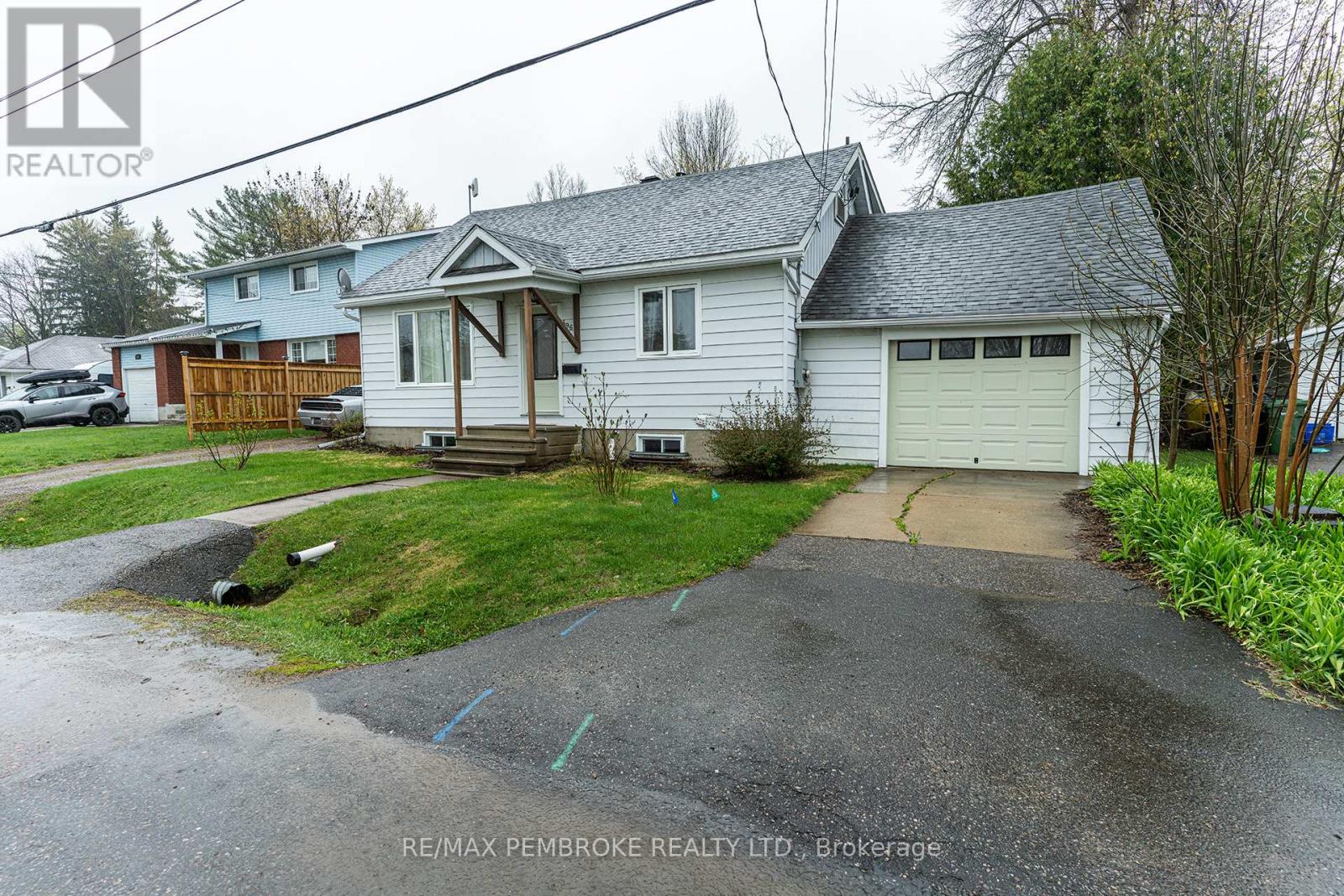 496 Wilbert Street, Pembroke, Ontario K8A 3G6 - Photo 2 - X13139262