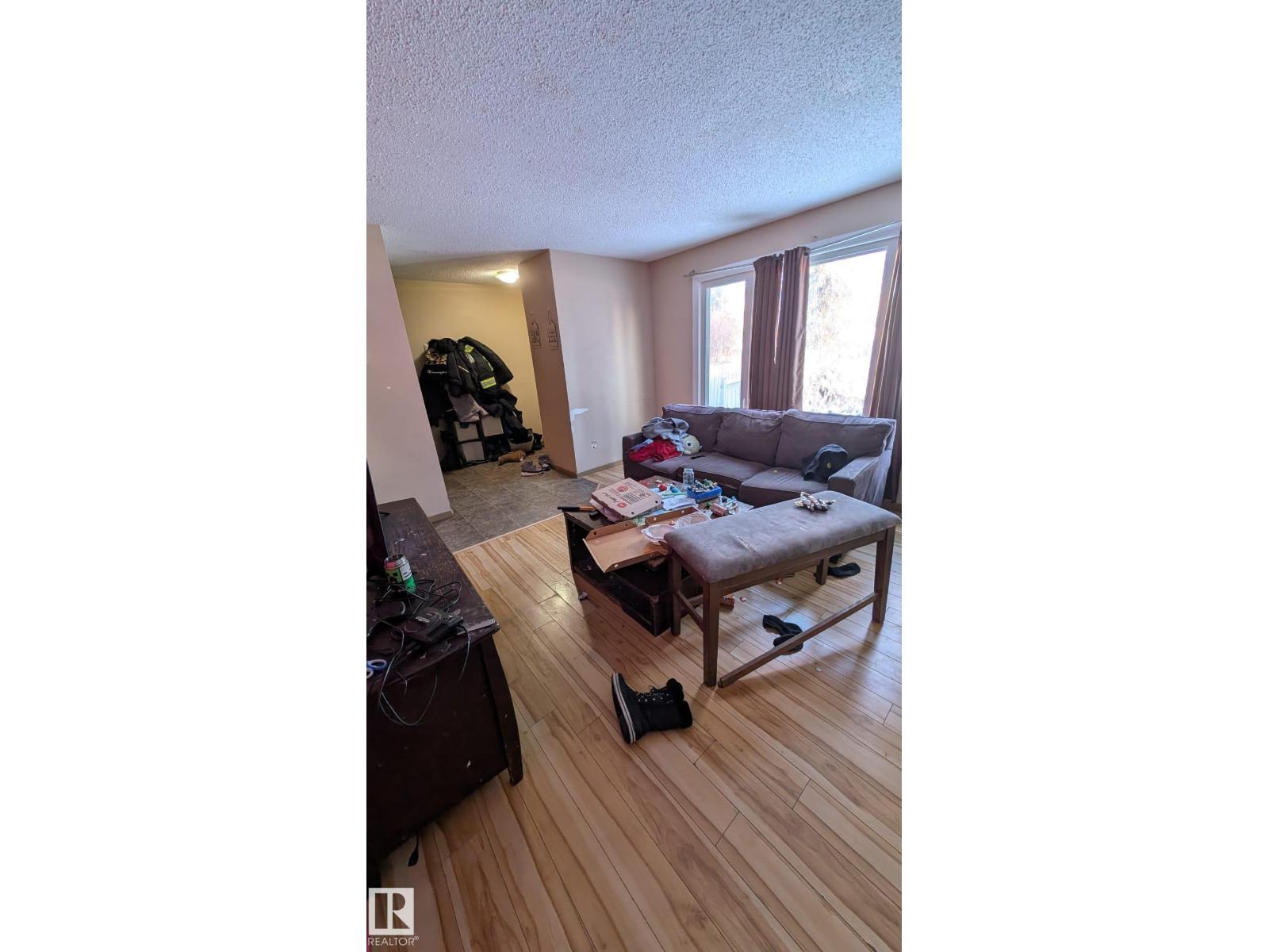 4 Amberly Ct Nw, Edmonton, Alberta  T5A 2H9 - Photo 5 - E4488352