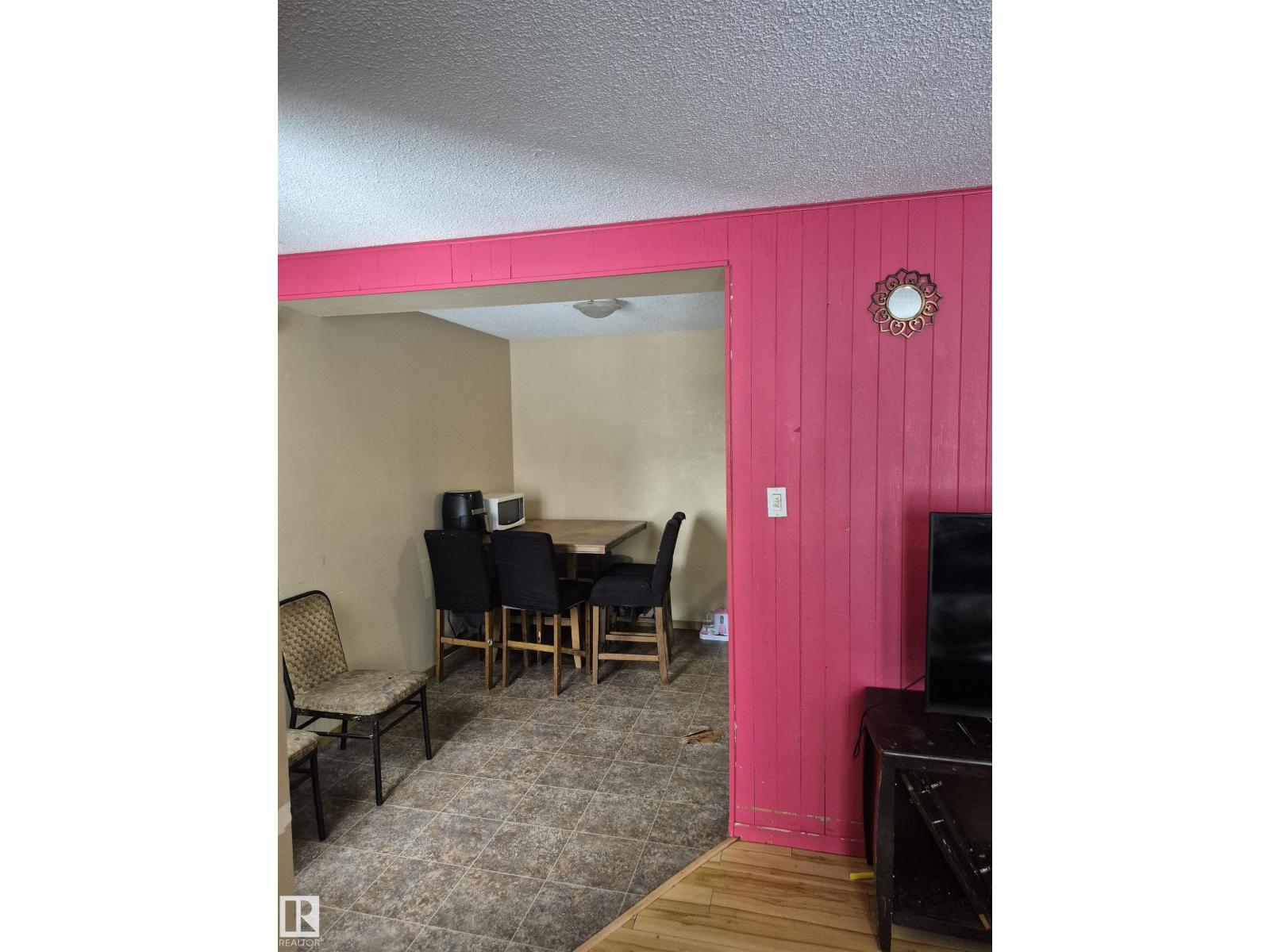 4 Amberly Ct Nw, Edmonton, Alberta  T5A 2H9 - Photo 6 - E4488352