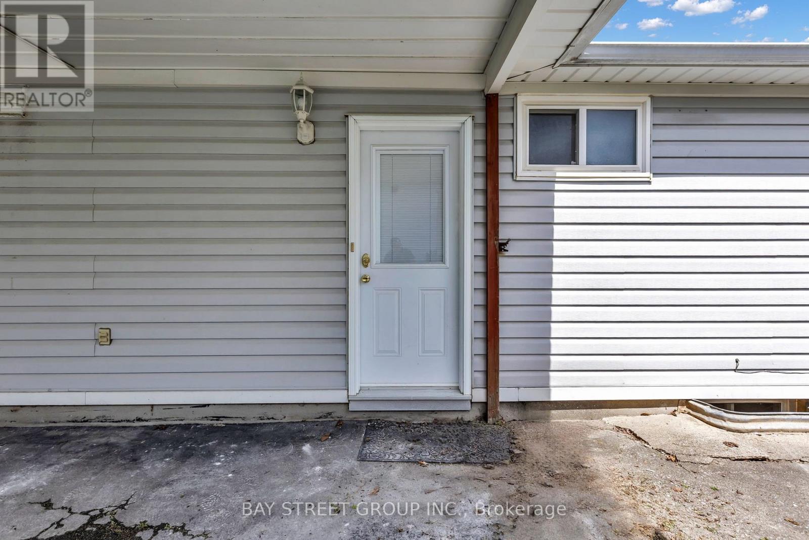 66 Amos Avenue, Waterloo, Ontario  N2L 5G3 - Photo 5 - X13139258