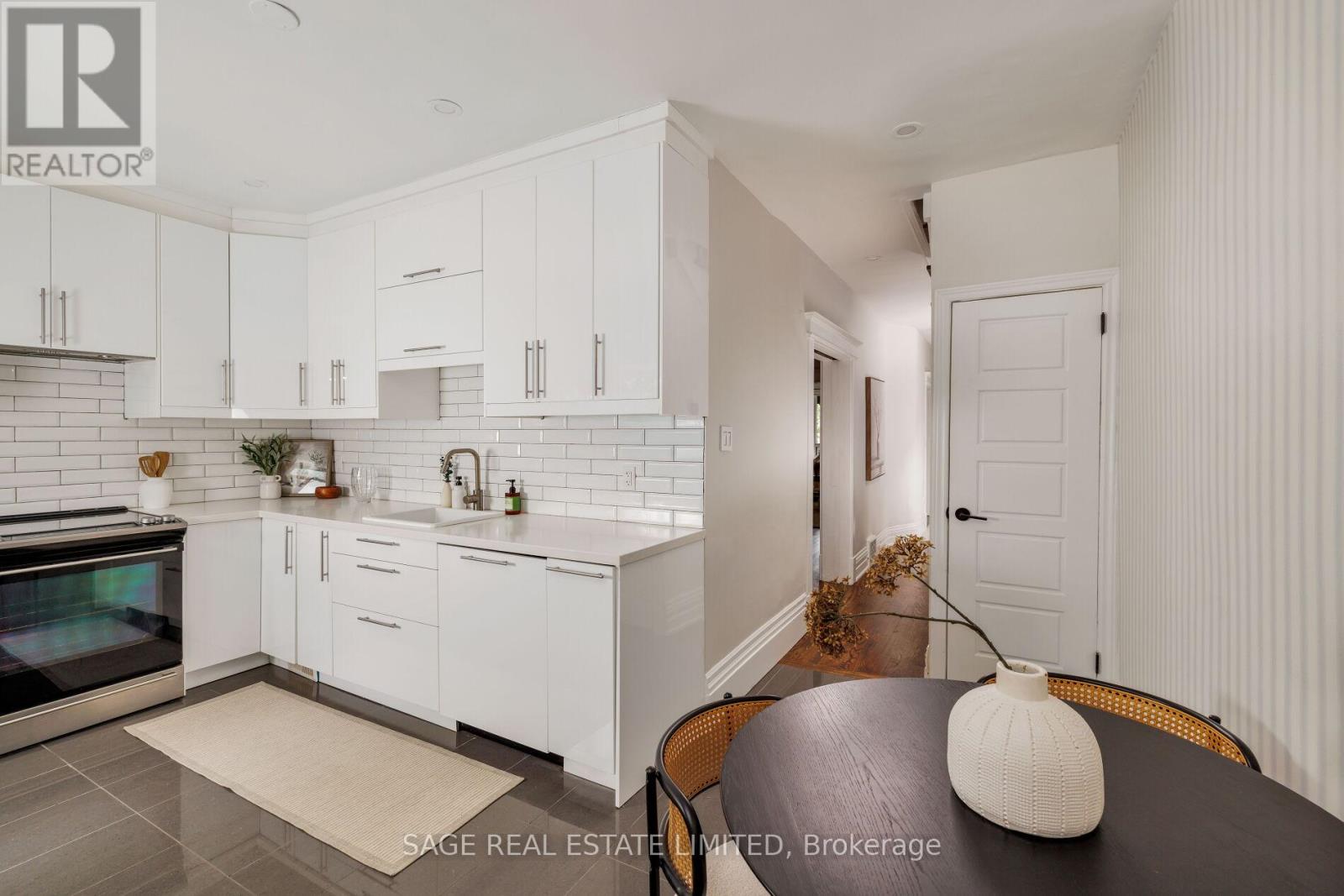 208 Galley Avenue, Toronto, Ontario  M6R 1H4 - Photo 17 - W13128690