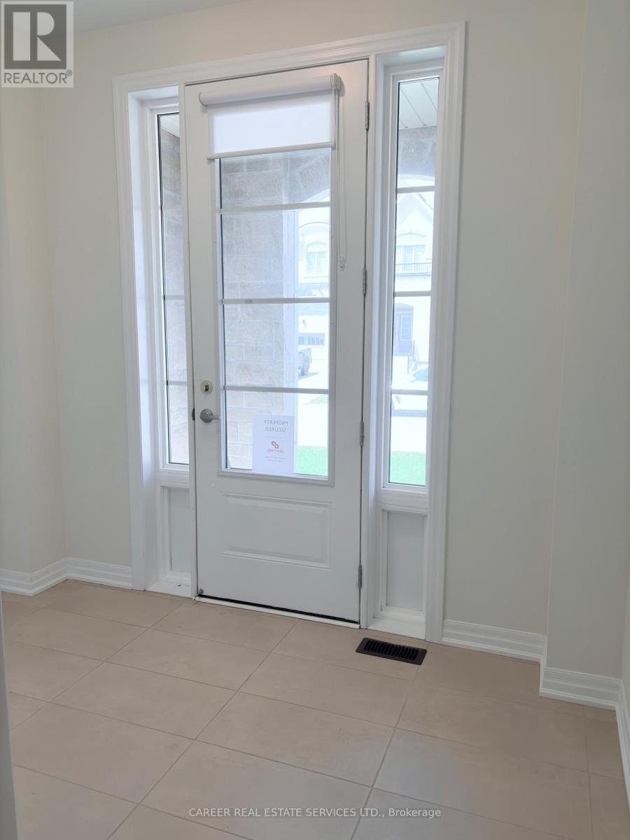 67 Ed Ewert Avenue, Clarington, Ontario  L1B 0W7 - Photo 3 - E13139296