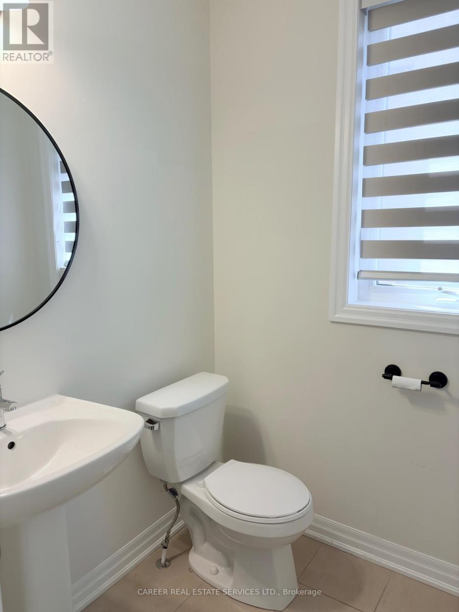 67 Ed Ewert Avenue, Clarington, Ontario  L1B 0W7 - Photo 6 - E13139296