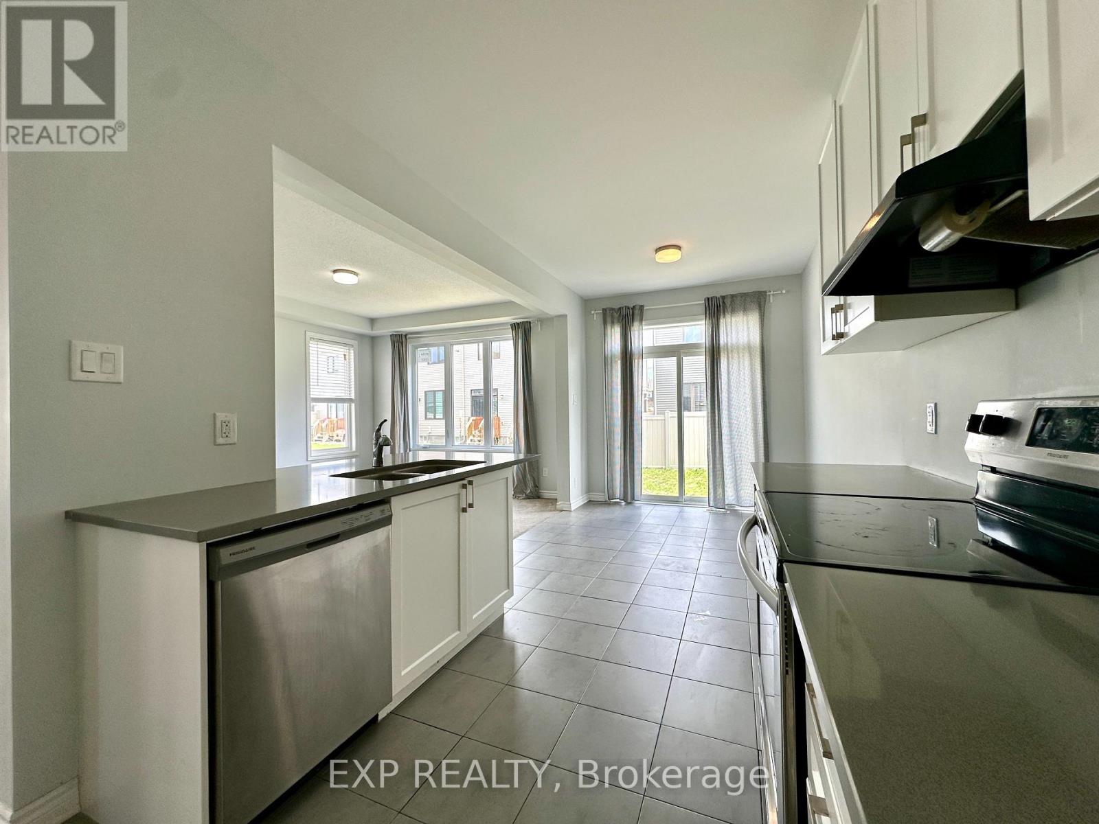 823 Regulus Ridge, Ottawa, Ontario  K2J 6S9 - Photo 7 - X12906706