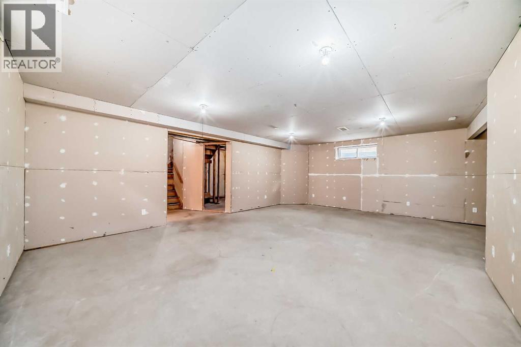 9 Somerside Crescent SW, Calgary, Alberta  T2Y 4G8 - Photo 41 - A2297148