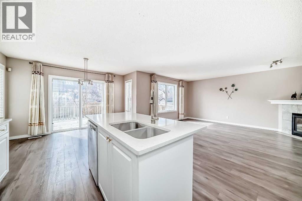 9 Somerside Crescent SW, Calgary, Alberta  T2Y 4G8 - Photo 10 - A2297148