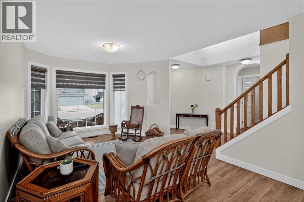84 Shawbrooke Circle Sw, Calgary, Alberta  T2Y 3A1 - Photo 7 - A2311357