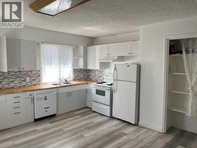 5269 52 Street, Mayerthorpe, Alberta  T0E 1N0 - Photo 2 - A2311822