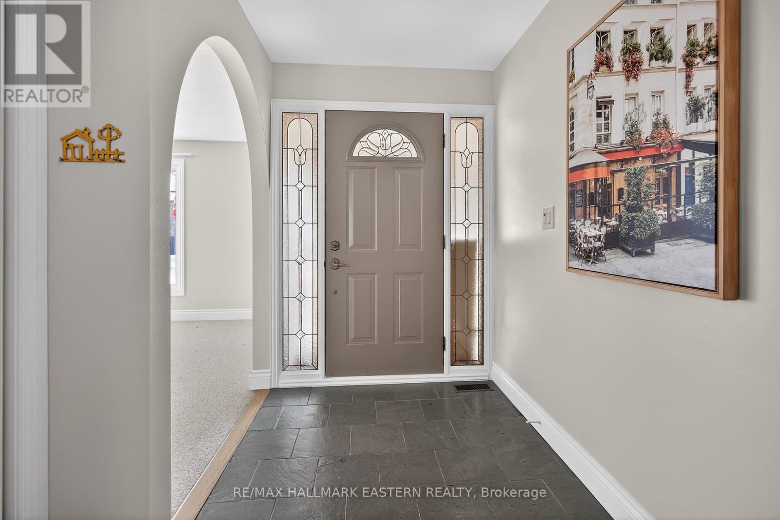 946 Beaufort Court, Oshawa, Ontario  L1G 7J8 - Photo 6 - E12830642