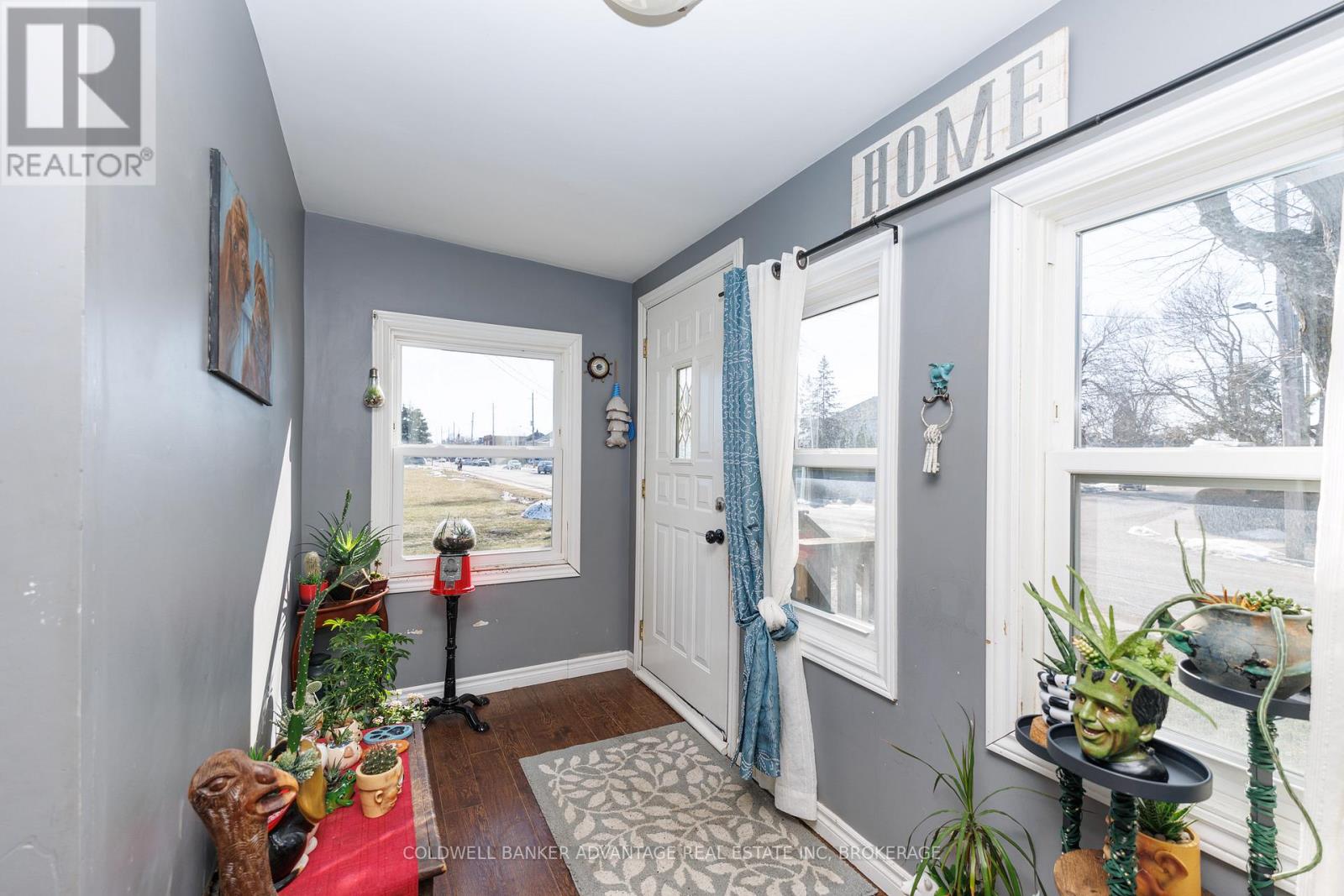 108 Burgar Street, Welland, Ontario  L3B 2S8 - Photo 2 - X13097742