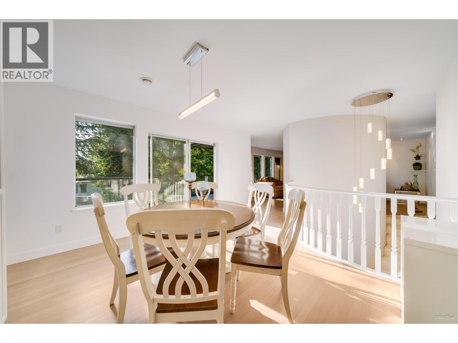 8515 Ansell Place, West Vancouver, British Columbia  V7W 2W3 - Photo 8 - R3124517