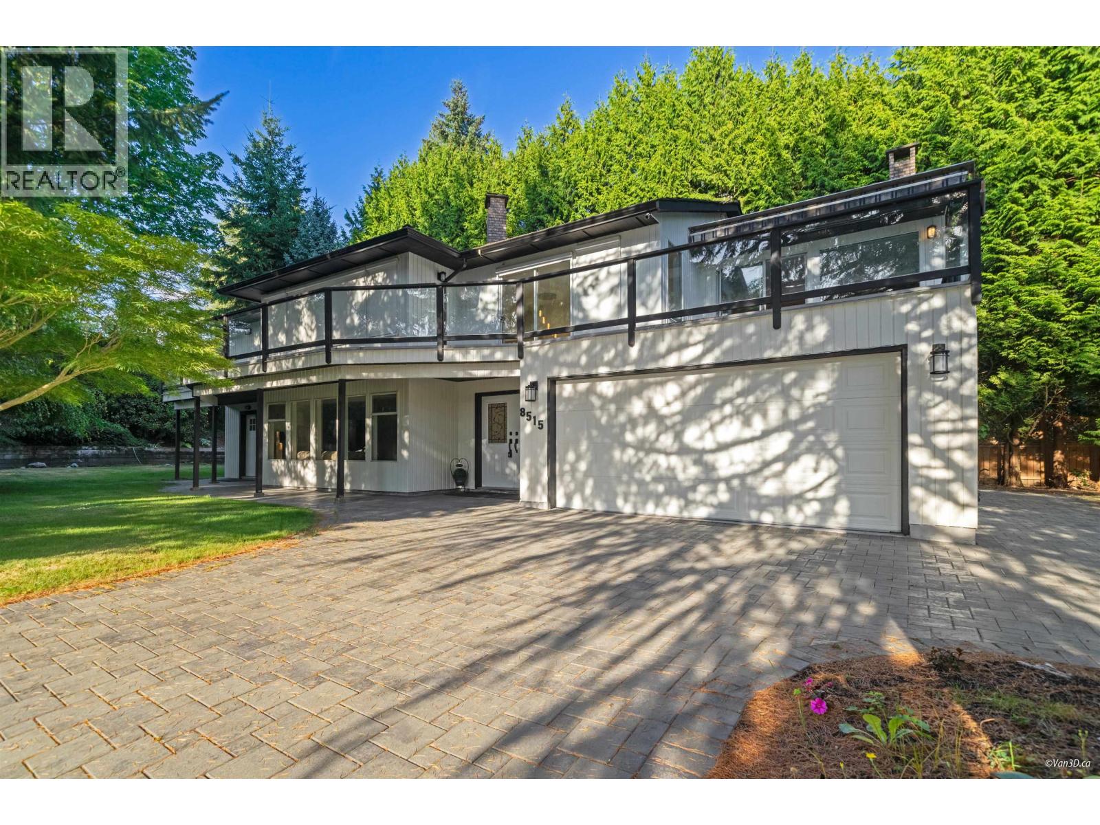 8515 Ansell Place, West Vancouver, British Columbia  V7W 2W3 - Photo 1 - R3124517