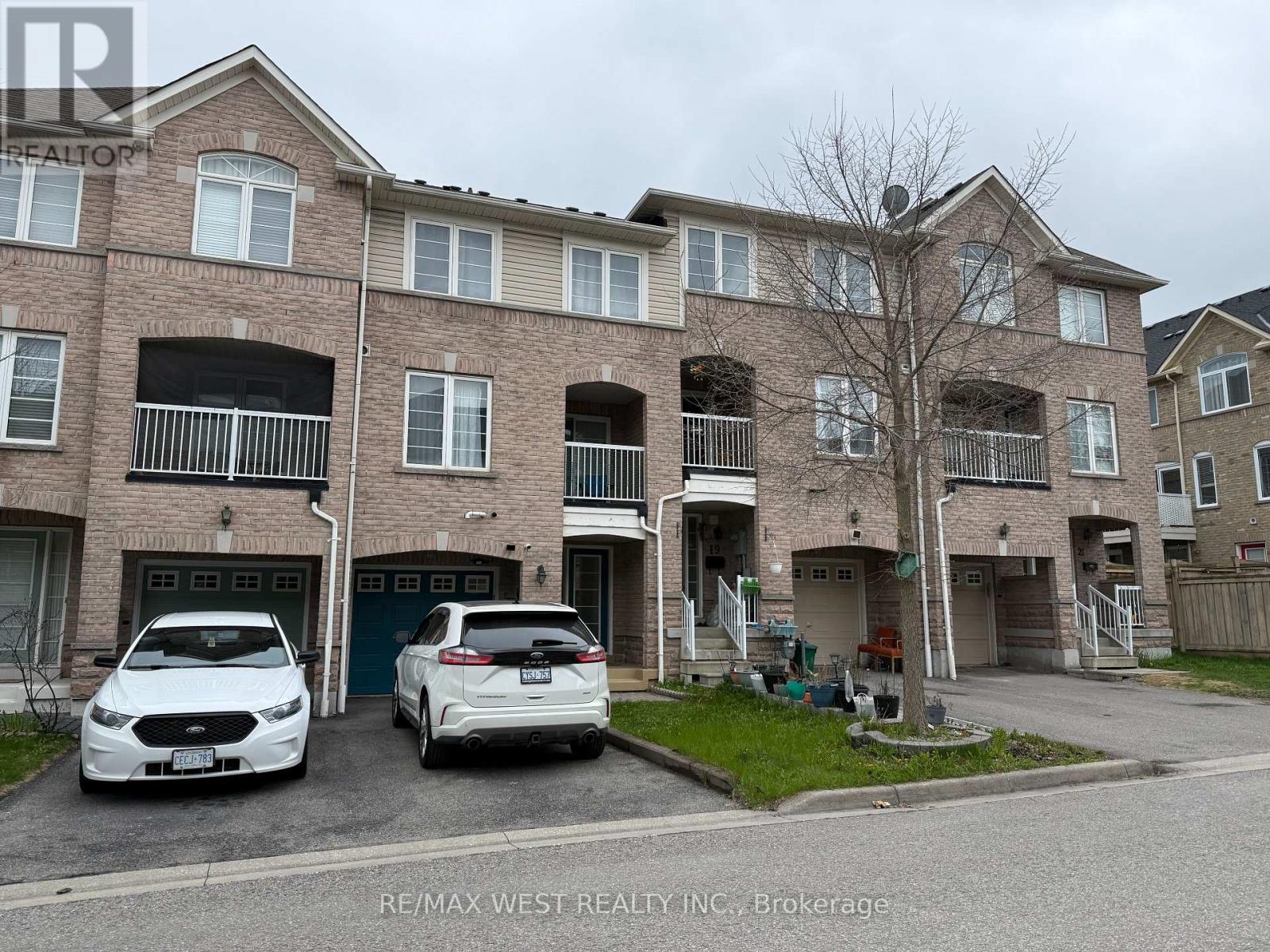 17 THORNHARROLD STREET, Ajax, Ontario