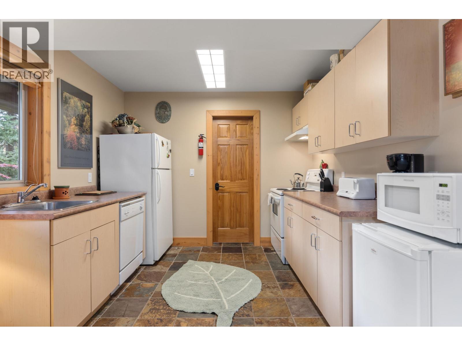 7270 Spruce Grove Circle, Whistler, British Columbia  V8E 0E8 - Photo 36 - R3124555