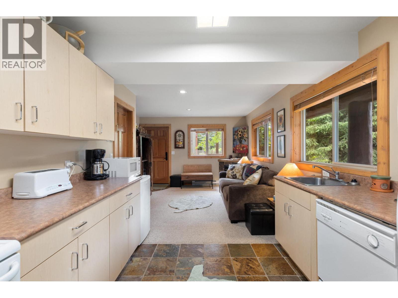 7270 Spruce Grove Circle, Whistler, British Columbia  V8E 0E8 - Photo 37 - R3124555
