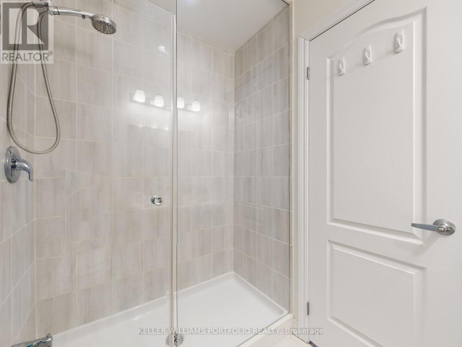 53 Blackpool Lane, East Gwillimbury, Ontario  L9N 0R7 - Photo 13 - N13025674