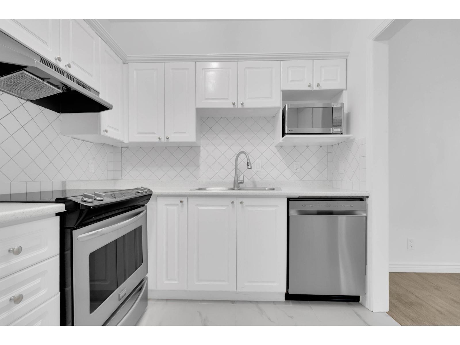 203 8142 120a Street, Surrey, British Columbia  V3W 0N1 - Photo 4 - R3124224
