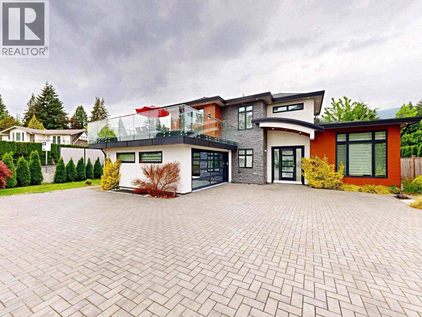 3560 HIGHLAND BOULEVARD, North Vancouver, British Columbia