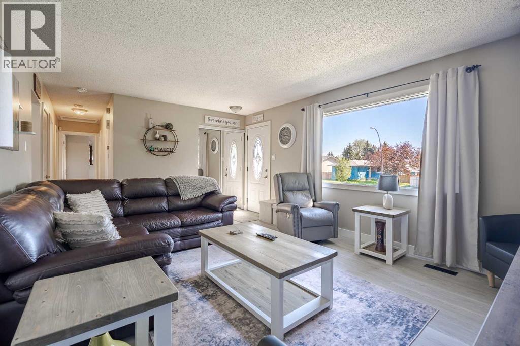 6127 4 Street NE, Calgary, Alberta  T2K 1K4 - Photo 4 - A2311511