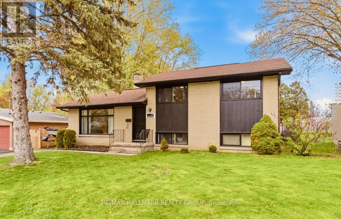 37 BROOKVIEW CRESCENT, Brockville, Ontario
