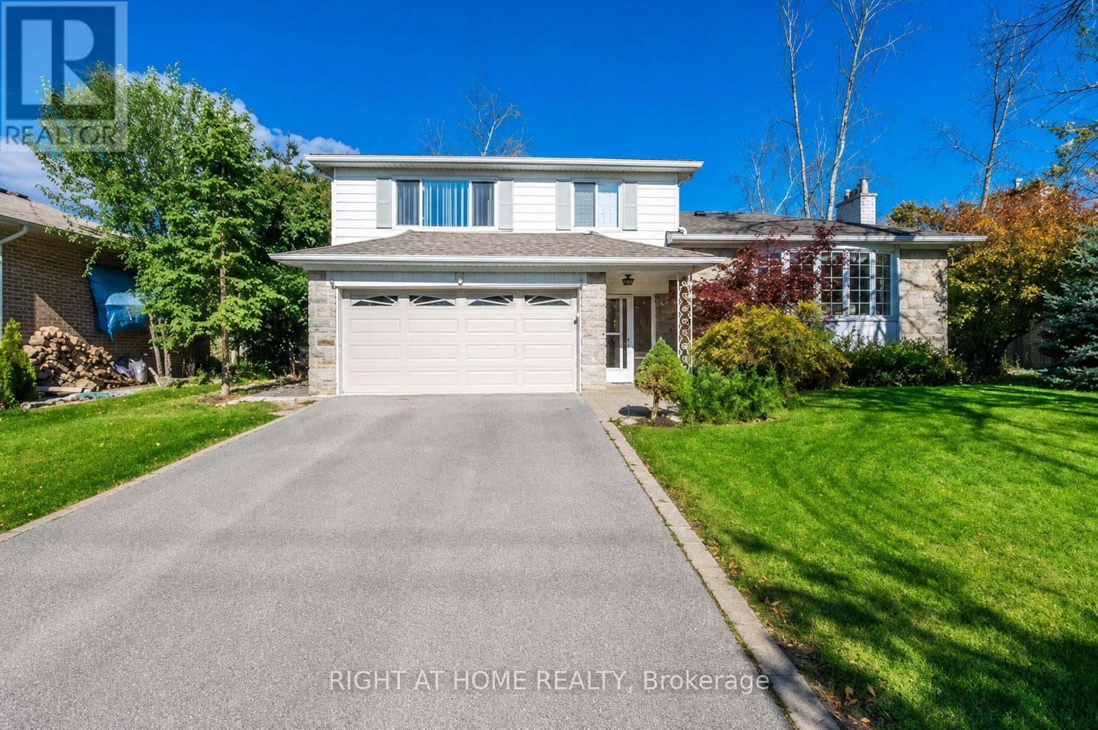 UPPER 164 GUILDWOOD PARKWAY, Toronto, Ontario