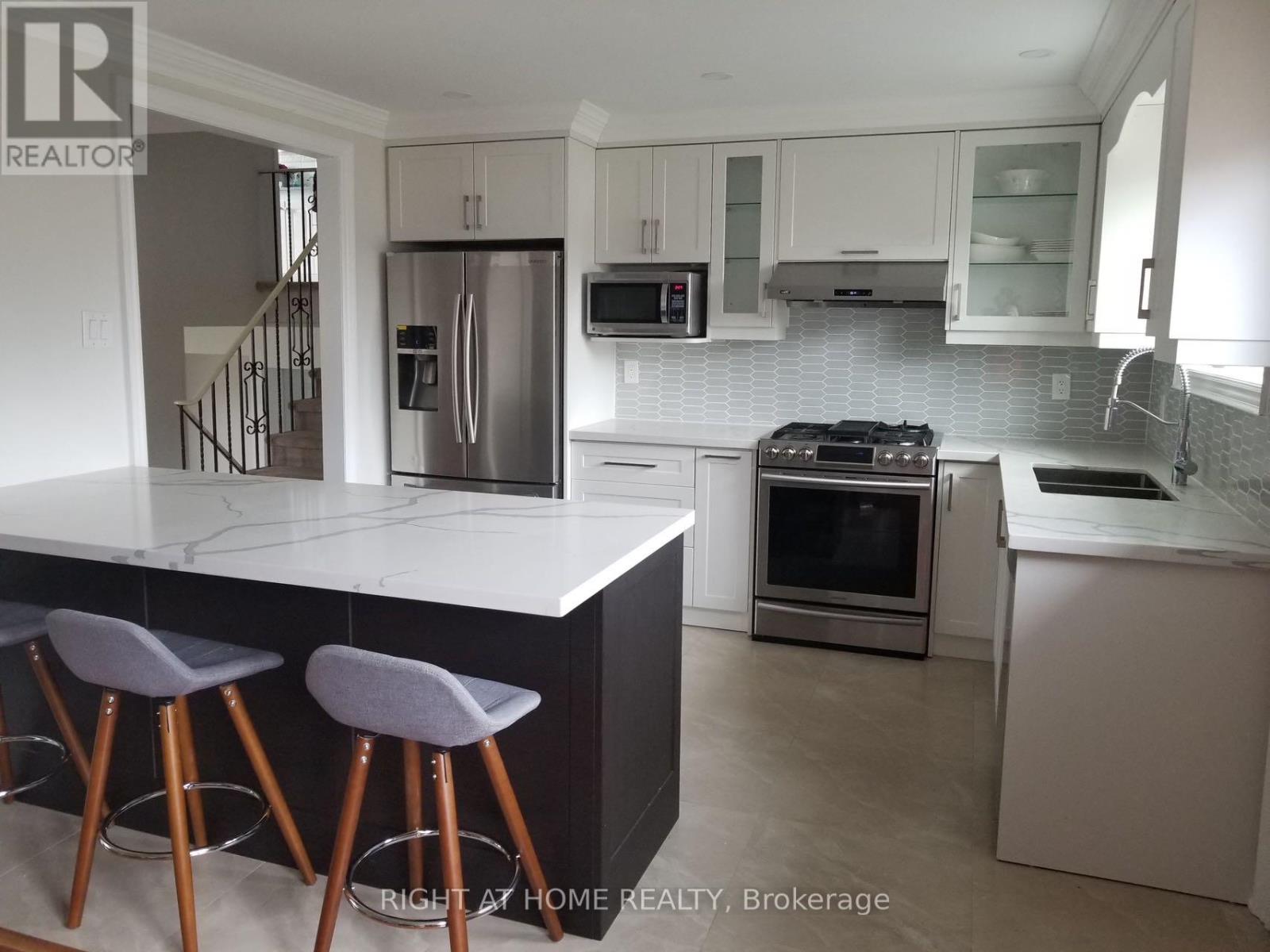 Upper 164 Guildwood Parkway, Toronto, Ontario  M1E 1P4 - Photo 4 - E13139340