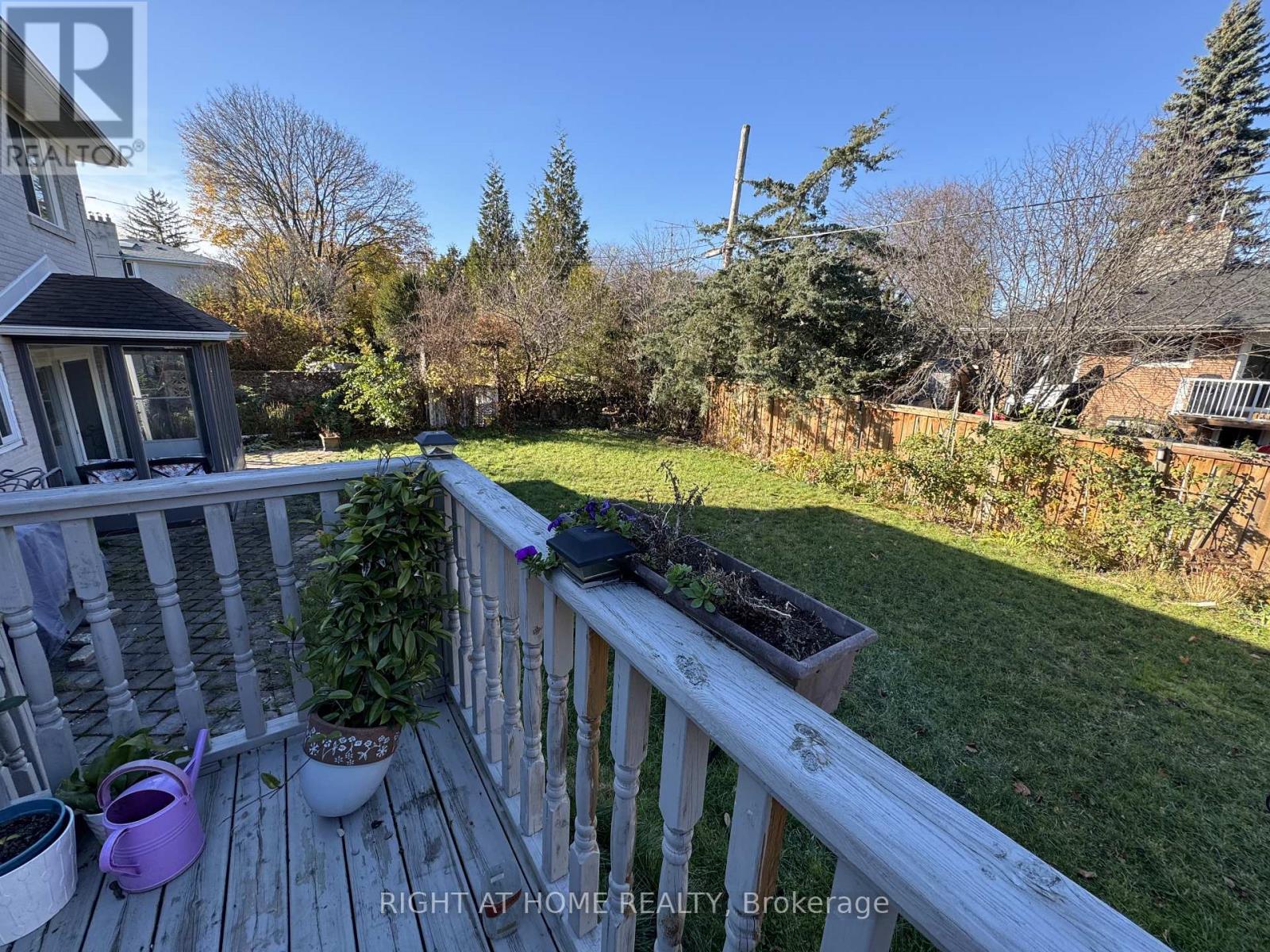 Upper 164 Guildwood Parkway, Toronto, Ontario  M1E 1P4 - Photo 9 - E13139340
