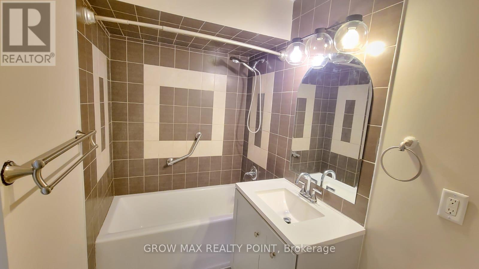 36 Bramhall Circle, Brampton, Ontario  L6V 2G4 - Photo 11 - W13139342