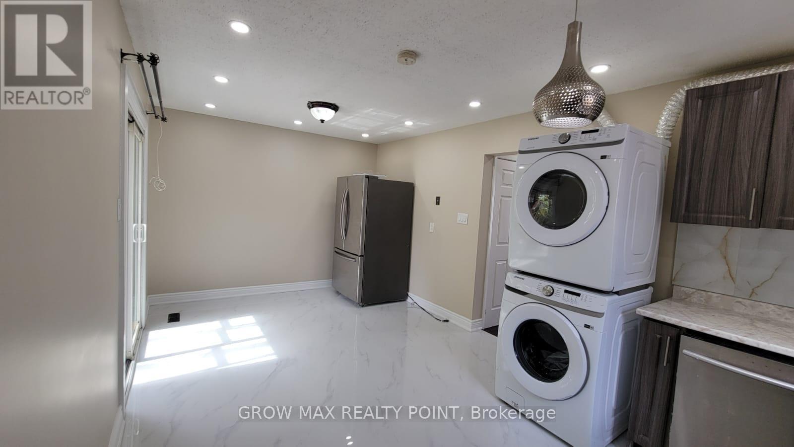 36 Bramhall Circle, Brampton, Ontario  L6V 2G4 - Photo 4 - W13139342