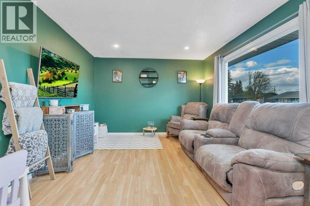 5220 Lawton Avenue, Blackfalds, Alberta  T0M 0J0 - Photo 6 - A2310434
