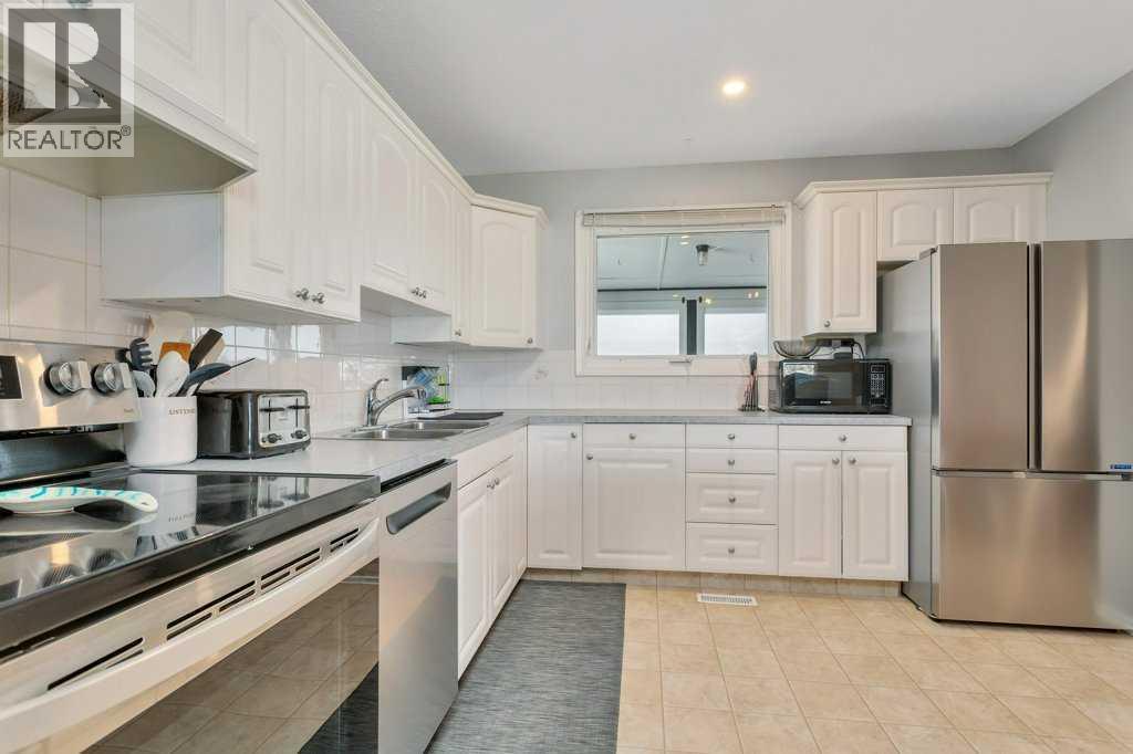 5220 Lawton Avenue, Blackfalds, Alberta  T0M 0J0 - Photo 12 - A2310434