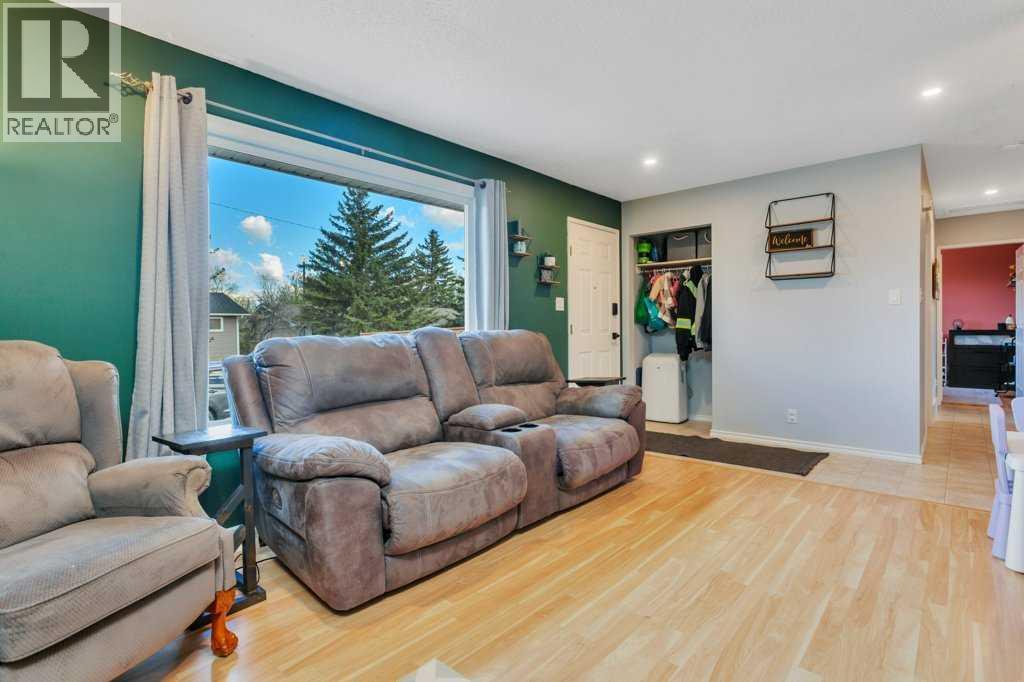 5220 Lawton Avenue, Blackfalds, Alberta  T0M 0J0 - Photo 7 - A2310434